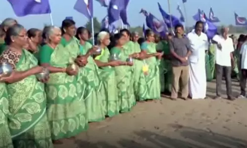 19-ம் ஆண்டு சுனாமி நினைவு தினம்: தமிழகத்தின் கடலோரப் பகுதிகளில் பொதுமக்கள் அஞ்சலி