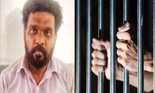மதுரை: கல்லூரி மாணவிகள் மீது ஆசிட் வீசிய வழக்கில் கைதான நபருக்கு 22 ஆண்டுகள் சிறை தண்டனை மதுரை: கல்லூரி மாணவிகள் மீது ஆசிட் வீசிய வழக்கில் கைதான நபருக்கு 22 ஆண்டுகள் சிறை தண்டனை