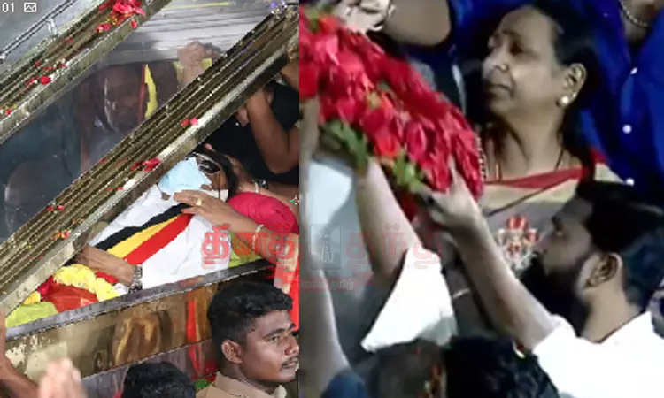 மறைந்த தேமுதிக நிறுவனர் விஜயகாந்தின் உடலுக்கு... ... சந்தனப் பேழையில் வைத்து விஜயகாந்த் உடல் நல்லடக்கம் மறைந்த தேமுதிக நிறுவனர் விஜயகாந்தின் உடலுக்கு... ... சந்தனப் பேழையில் வைத்து விஜயகாந்த் உடல் நல்லடக்கம்