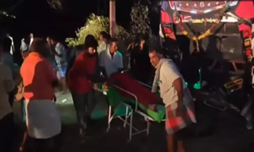 புதுக்கோட்டை: டீக்கடைக்குள் லாரி புகுந்து விபத்து- 5 பேர் பலி