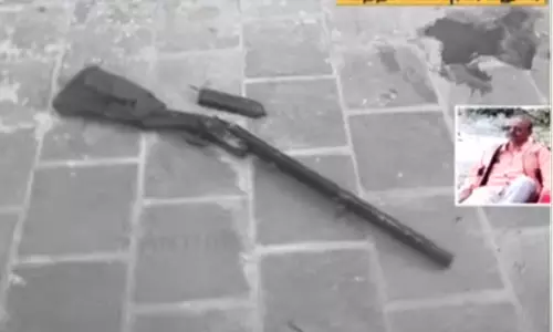 சுத்தப்படுத்தும்போது திடீரென வெடித்த துப்பாக்கி - ஓய்வு பெற்ற ராணுவ வீரர் பலி சுத்தப்படுத்தும்போது திடீரென வெடித்த துப்பாக்கி - ஓய்வு பெற்ற ராணுவ வீரர் பலி