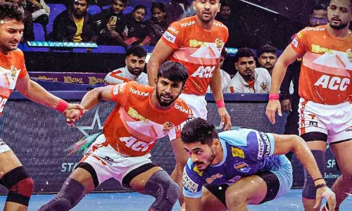 புரோ கபடி லீக்;  பெங்கால் அணியை வீழ்த்தி குஜராத் வெற்றி