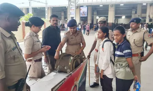 புத்தாண்டையொட்டி ரெயில் நிலையங்களில் 1,500 போலீசார் பாதுகாப்பு