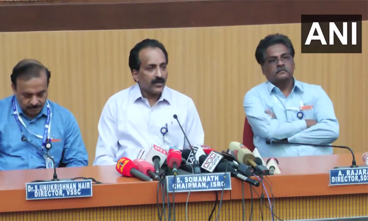 இந்த ஆண்டில் 12 செயற்கைக்கோள்களை விண்ணில் செலுத்த திட்டம் - இஸ்ரோ தலைவர் சோம்நாத் பேட்டி