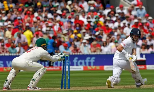 ஸ்டம்பிங் ரிவ்யூ கேட்டால் இனி... - ஐசிசி கொண்டுவந்த  அதிரடி விதிமுறை