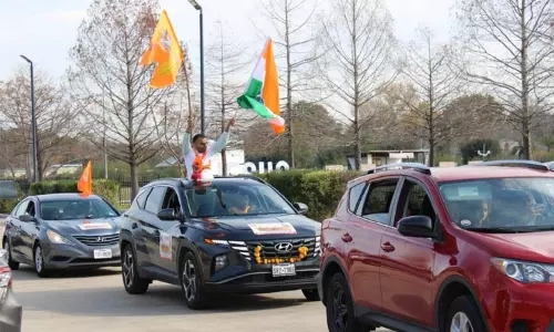 அயோத்தியில் ராமர் கோவில் கும்பாபிஷேகம்: அமெரிக்காவில் கார் பேரணி...!