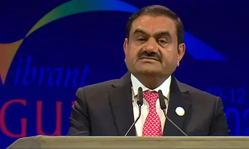 குஜராத்தில் அடுத்த 5 ஆண்டுகளில் ரூ.2 லட்சம் கோடி முதலீடு: கவுதம் அதானி குஜராத்தில் அடுத்த 5 ஆண்டுகளில் ரூ.2 லட்சம் கோடி முதலீடு: கவுதம் அதானி