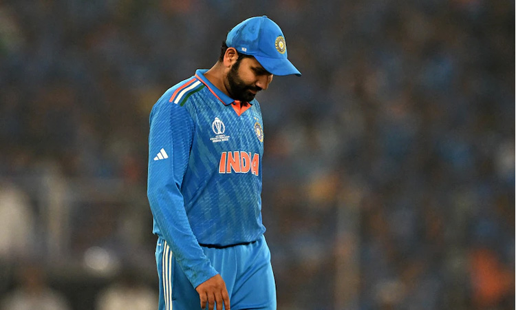 முதல் டி20 போட்டியில் டக் அவுட்...சுப்மன் கில் மீது கோபத்தை வெளிப்படுத்திய ரோகித் சர்மா...!