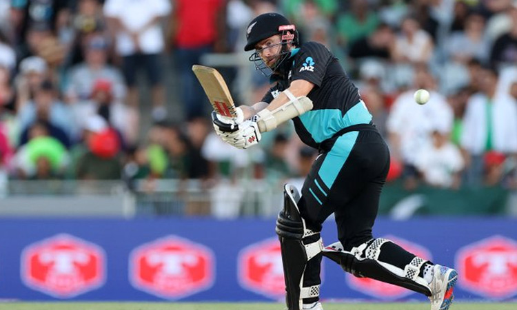 முதலாவது டி20; பாகிஸ்தானுக்கு இமாலய இலக்கு நிர்ணயித்த நியூசிலாந்து..!