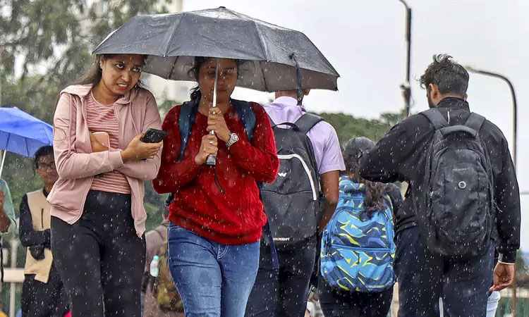 தென் தமிழகத்தில் நாளை லேசான மழைக்கு வாய்ப்பு: வானிலை மையம் தகவல்