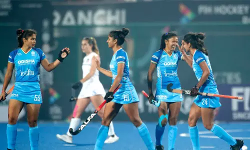 ஒலிம்பிக் பெண்கள் ஆக்கி தகுதி சுற்று: அரையிறுதியில் இந்தியா - ஜெர்மனி அணிகள் இன்று மோதல்..! ஒலிம்பிக் பெண்கள் ஆக்கி தகுதி சுற்று: அரையிறுதியில் இந்தியா - ஜெர்மனி அணிகள் இன்று மோதல்..!