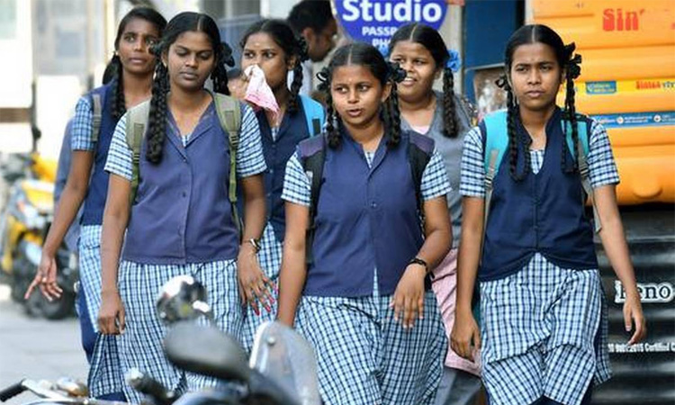 12-ம் வகுப்புக்கு மேல் படிப்பை தொடர ஆண்களை விட பெண்களே அதிக விருப்பம் - ஆய்வில் தகவல்