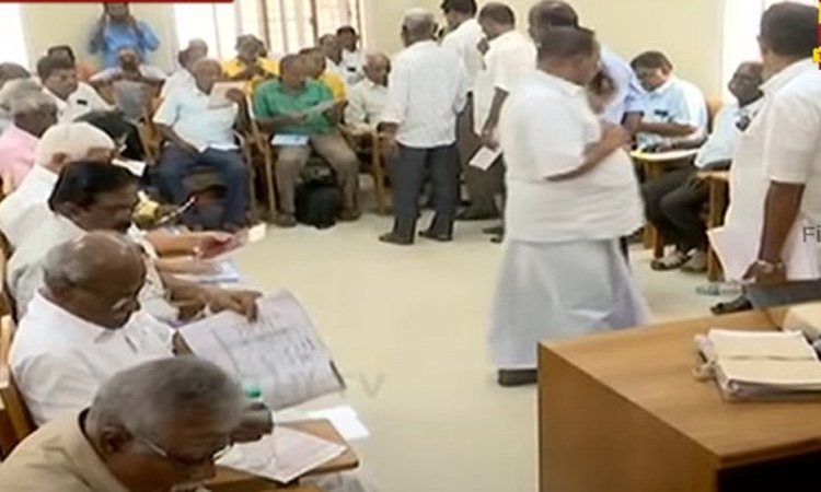 போக்குவரத்து தொழிற்சங்கங்களுடன் முத்தரப்பு பேச்சுவார்த்தை தொடங்கியது