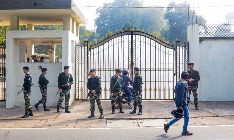 ஜார்கண்ட் முதல்-மந்திரியிடம் அமலாக்கத்துறை விசாரணை: முதல்-மந்திரி இல்லத்தில் பலத்த பாதுகாப்பு