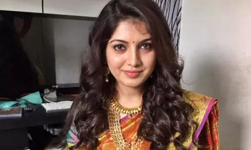 என்னை படுக்கைக்கு அழைத்தால் முத்தம் கொடுப்பேன் -  நடிகை பாப்ரி கோஷ்