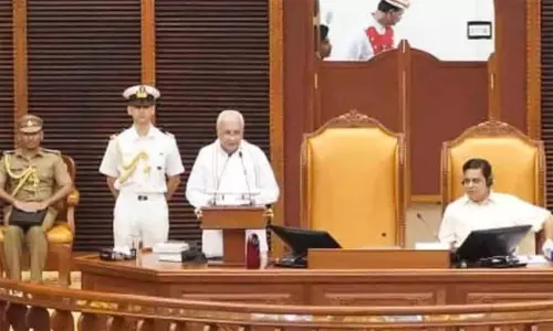 கேரள சட்டப்பேரவைக் கூட்டம்: முழு உரையையும் படிக்காமல் கவர்னர் புறக்கணிப்பு