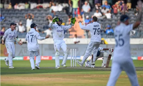 டாம் ஹார்ட்லி அசத்தல் பந்துவீச்சு....மோசமான பேட்டிங்கால் தோல்வியை தழுவிய இந்தியா