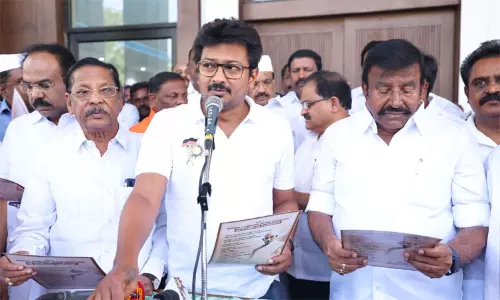 மதவெறிக்கு முற்றுப்புள்ளி வைப்போம் - அமைச்சர் உதயநிதி ஸ்டாலின் மதவெறிக்கு முற்றுப்புள்ளி வைப்போம் - அமைச்சர் உதயநிதி ஸ்டாலின்