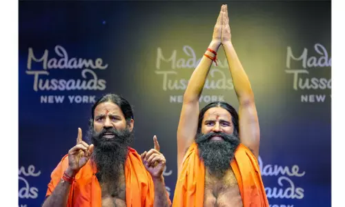 டெல்லியில் திறக்கப்பட்ட யோகா குரு ராம்தேவின் மெழுகு சிலை