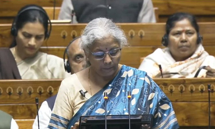 வருமான வரிவிலக்கு உச்சவரம்பில் மாற்றம் இல்லை- இடைக்கால பட்ஜெட்டில் நிதி மந்திரி அறிவிப்பு