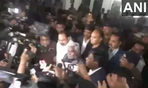 ஜார்க்கண்ட் கவர்னரை சந்தித்து ஆட்சியமைக்க உரிமை கோரினார் சம்பாய் சோரன்