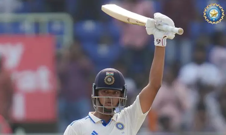 சாதனை பட்டியல்களில் இணைந்த இந்திய இளம் நட்சத்திர வீரர் ஜெய்ஸ்வால் சாதனை பட்டியல்களில் இணைந்த இந்திய இளம் நட்சத்திர வீரர் ஜெய்ஸ்வால்