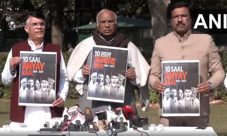 பல மாநிலங்களில்  ஆட்சியை கவிழ்த்த பா.ஜ.க. - காங்கிரஸ் குற்றச்சாட்டு