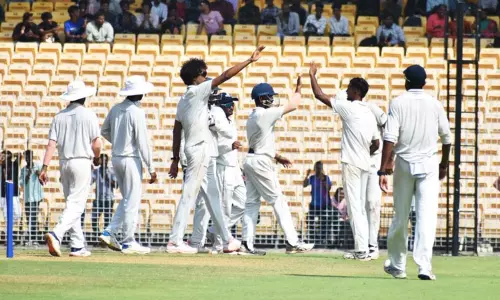 ரஞ்சி டிராபி கிரிக்கெட்; தமிழகத்திற்கு எதிரான ஆட்டம் - முதல் நாள் முடிவில் கர்நாடகா 288/5 ரஞ்சி டிராபி கிரிக்கெட்; தமிழகத்திற்கு எதிரான ஆட்டம் - முதல் நாள் முடிவில் கர்நாடகா 288/5