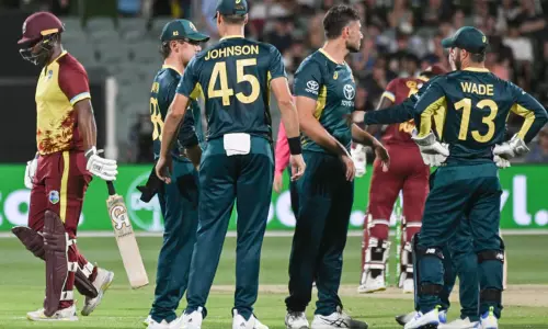 டி20 போட்டி; வெஸ்ட் இண்டீஸை வீழ்த்தி தொடரை கைப்பற்றிய ஆஸ்திரேலியா டி20 போட்டி; வெஸ்ட் இண்டீஸை வீழ்த்தி தொடரை கைப்பற்றிய ஆஸ்திரேலியா