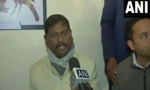 குறைந்தபட்ச ஆதார விலையை உறுதி செய்யும் சட்டத்தை அவசரமாக கொண்டு வர முடியாது - மத்திய விவசாயத்துறை மந்திரி குறைந்தபட்ச ஆதார விலையை உறுதி செய்யும் சட்டத்தை அவசரமாக கொண்டு வர முடியாது - மத்திய விவசாயத்துறை மந்திரி