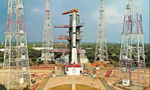 ஸ்ரீஹரிகோட்டாவில் தயார் நிலையில் ஜி.எஸ்.எல்.வி. ராக்கெட் - 27½ மணி நேர கவுண்ட்டவுன் இன்று தொடக்கம்