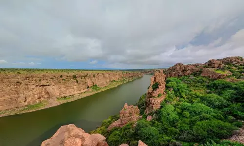 தென்பெண்ணை நீர் விவகாரம்: பேச்சுவார்த்தை குழுவை மத்திய அரசு அமைத்தது தென்பெண்ணை நீர் விவகாரம்: பேச்சுவார்த்தை குழுவை மத்திய அரசு அமைத்தது