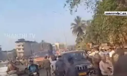 மராட்டிய மாநிலம்: பா.ஜ.க. முன்னாள் எம்.பி.யின் கார் மீது கல்வீசி தாக்குதல்