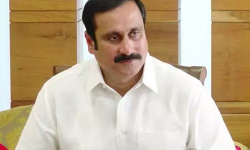 அரசுத்துறைகளுக்கு தேர்வாணையங்களை விடுத்து 32,709 பேர் நேரடியாகத் தேர்ந்தெடுக்கப்பட்டது எப்படி? - அன்புமணி ராமதாஸ் அரசுத்துறைகளுக்கு தேர்வாணையங்களை விடுத்து 32,709 பேர் நேரடியாகத் தேர்ந்தெடுக்கப்பட்டது எப்படி? - அன்புமணி ராமதாஸ்