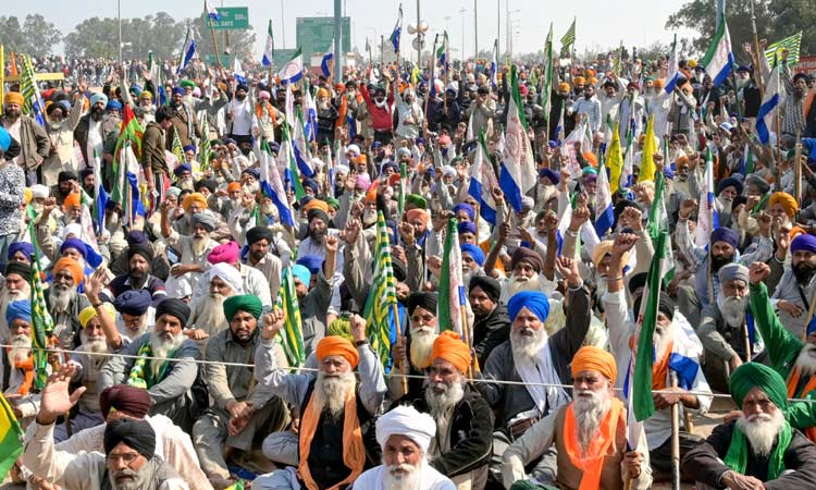 மத்திய அரசுடனான பேச்சுவார்த்தையில் முன்னேற்றம்: விவசாயிகள் போராட்டம் தற்காலிகமாக நிறுத்திவைப்பு