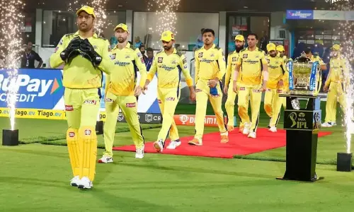 ஐ.பி.எல் 2024; சி.எஸ்.கே அணிக்கு வந்த சிக்கல்...நட்சத்திர வீரர் காயம் - தொடரில் பங்கேற்பாரா..?