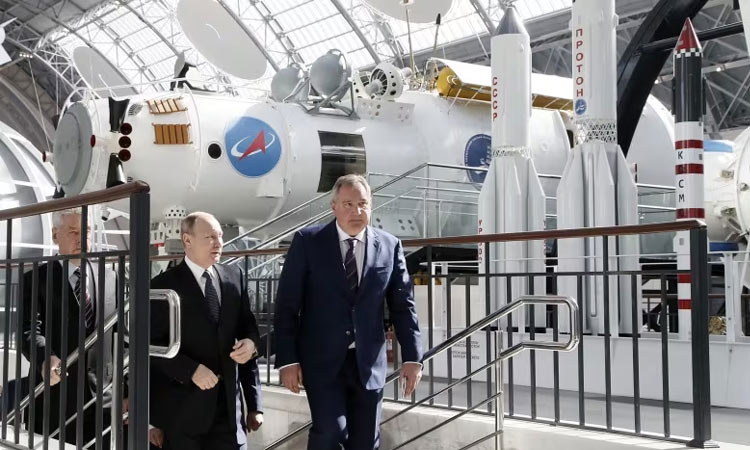 விண்வெளியில் அணு ஆயுதங்களை வைக்கும் எண்ணமில்லை - ரஷிய அதிபர் புதின்