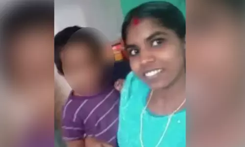 கன்னியாகுமரி ரெயில் முன் பாய்ந்து மகனுடன் இளம்பெண் தற்கொலை கன்னியாகுமரி ரெயில் முன் பாய்ந்து மகனுடன் இளம்பெண் தற்கொலை