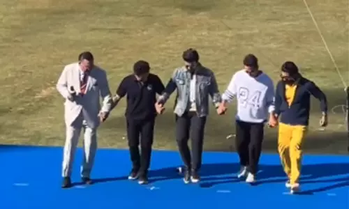 ஆஸ்கர் விருது வென்ற நாட்டு நாட்டு பாடலுக்கு நடிகர்களுடன் நடனமாடிய சச்சின் ... வீடியோ வைரல்