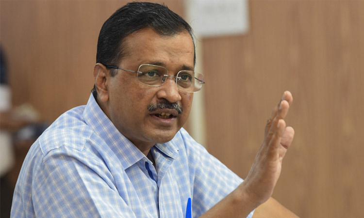 டெல்லி முதல்-மந்திரி கெஜ்ரிவால் நேரில் ஆஜராகும்படி கோர்ட்டு சம்மன்
