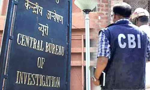 லஞ்சம் வாங்கிய புகாரில் 2 ரெயில்வே அதிகாரிகள் கைது - சி.பி.ஐ. நடவடிக்கை லஞ்சம் வாங்கிய புகாரில் 2 ரெயில்வே அதிகாரிகள் கைது - சி.பி.ஐ. நடவடிக்கை