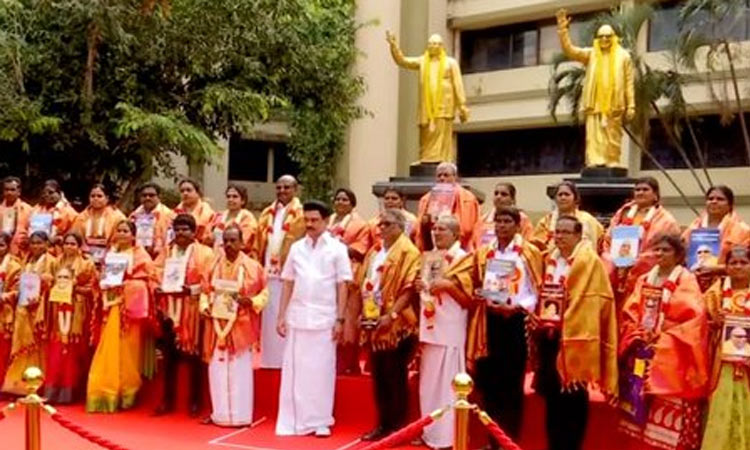 தமிழாய்வு இருக்கை சார்பில் 100 நூல்களை வெளியிட்டார் முதல்-அமைச்சர் மு.க.ஸ்டாலின்