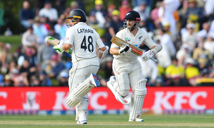 ஆஸ்திரேலியாவுக்கு எதிரான டெஸ்ட்; 2ம் நாள் ஆட்ட நேர முடிவில் நியூசிலாந்து 40 ரன்கள் முன்னிலை