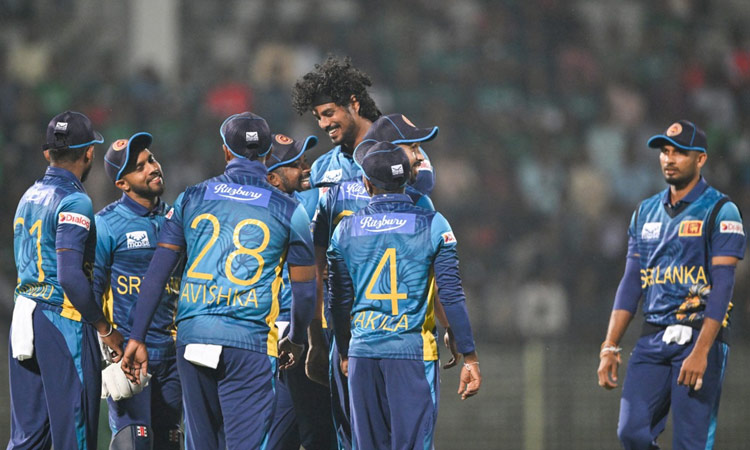 வங்காளதேசத்திற்கு எதிரான 3வது டி20 போட்டி; காயம் காரணமாக இலங்கை வேகப்பந்து வீச்சாளர் விலகல்