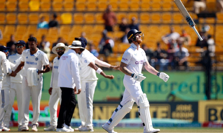 5-வது டெஸ்ட்: இன்னிங்ஸ் தோல்வியை தவிர்க்குமா இங்கிலாந்து? விக்கெட்டுகளை இழந்து திணறல்