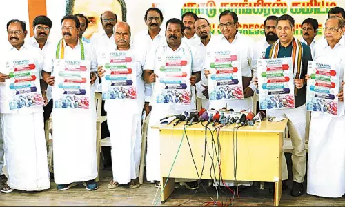 பிரதமர் மோடியின் அறிவிப்புகள் காகித பூ போன்றது - ப.சிதம்பரம் குற்றச்சாட்டு