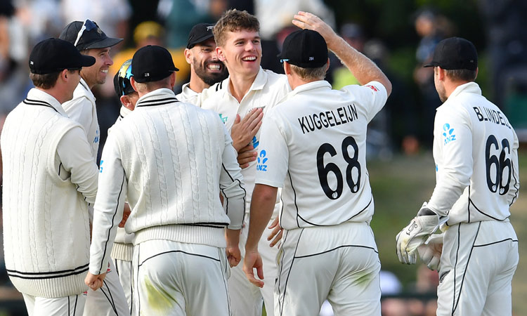 2வது டெஸ்ட்; நியூசிலாந்து அபார பந்துவீச்சு - 3ம் நாள் ஆட்ட நேர முடிவில் ஆஸ்திரேலியா 77/4