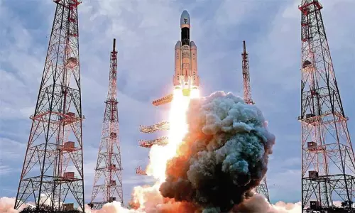 சந்திரயான்-4 திட்டம்: ஒரே நேரத்தில் 2 ராக்கெட்டுகளை செலுத்தும் இஸ்ரோ சந்திரயான்-4 திட்டம்: ஒரே நேரத்தில் 2 ராக்கெட்டுகளை செலுத்தும் இஸ்ரோ