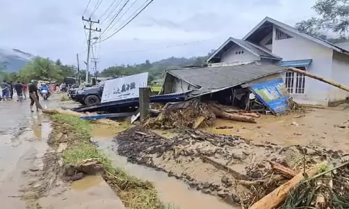 இந்தோனேசியாவில் நிலச்சரிவு: பலி எண்ணிக்கை 26 ஆக உயர்வு