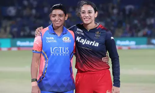 பெண்கள் பிரீமியர் லீக்; மும்பை அணிக்கு எதிரான ஆட்டத்தில் பெங்களூரு பந்துவீச்சு தேர்வு பெண்கள் பிரீமியர் லீக்; மும்பை அணிக்கு எதிரான ஆட்டத்தில் பெங்களூரு பந்துவீச்சு தேர்வு